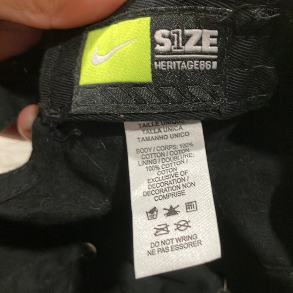 Nike hat - Picture 2 of 3